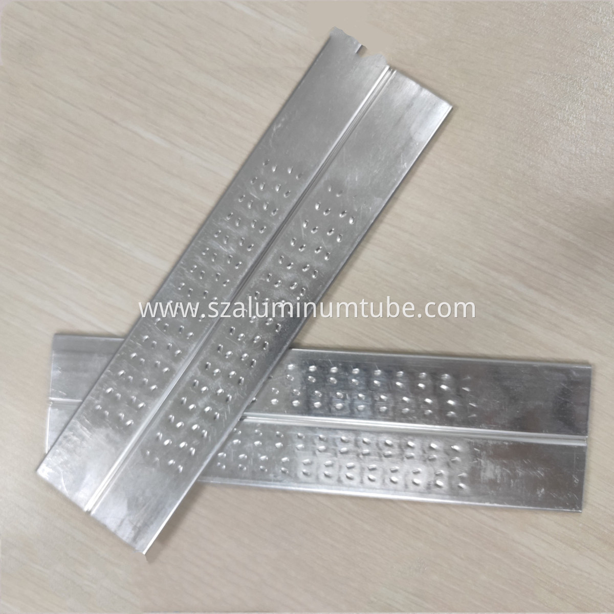 Dimple Aluminium High Frequency Tube (4)